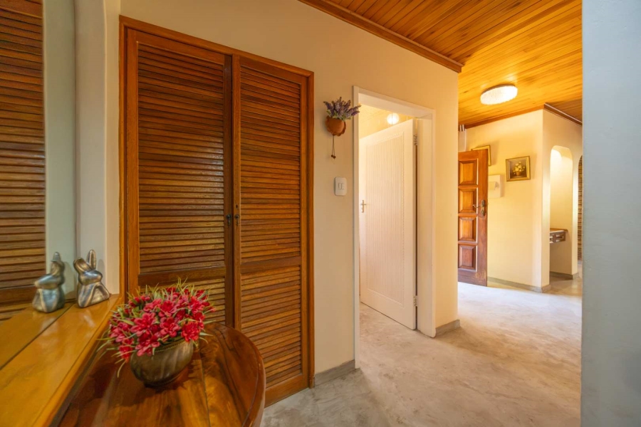 5 Bedroom Property for Sale in Moreleta Park Gauteng