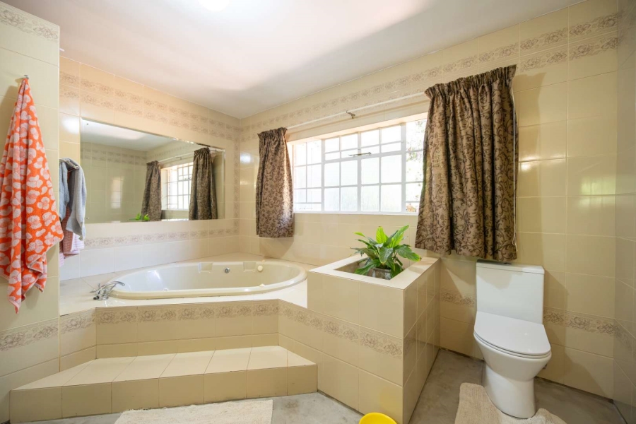5 Bedroom Property for Sale in Moreleta Park Gauteng