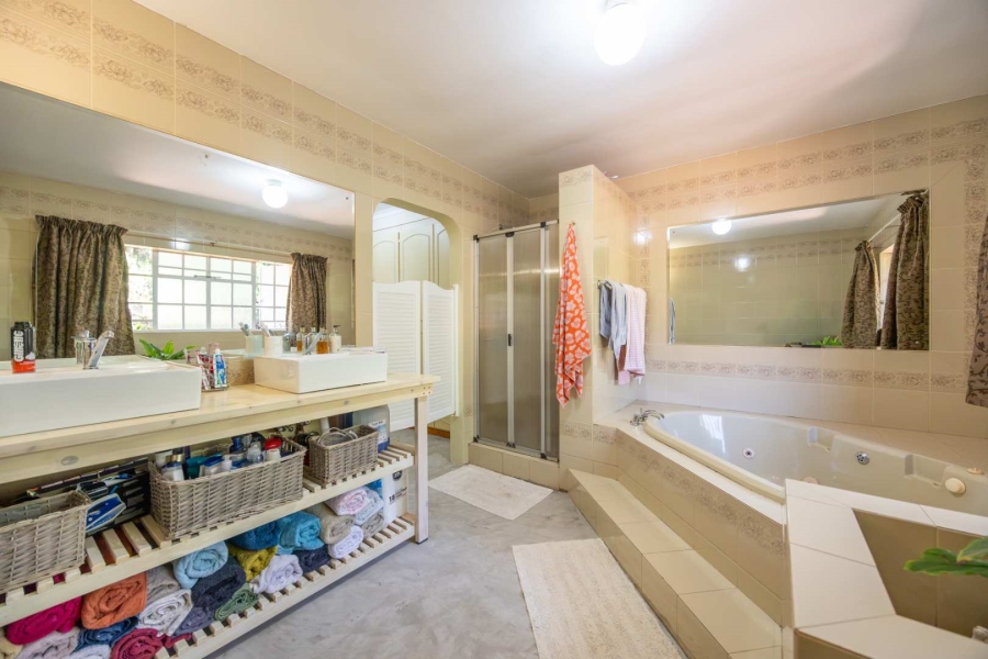 5 Bedroom Property for Sale in Moreleta Park Gauteng