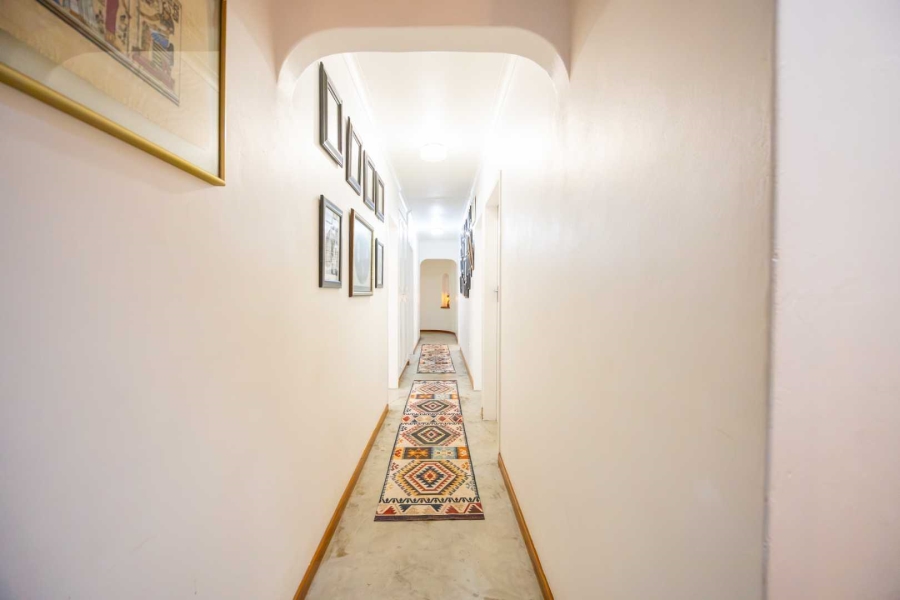 5 Bedroom Property for Sale in Moreleta Park Gauteng
