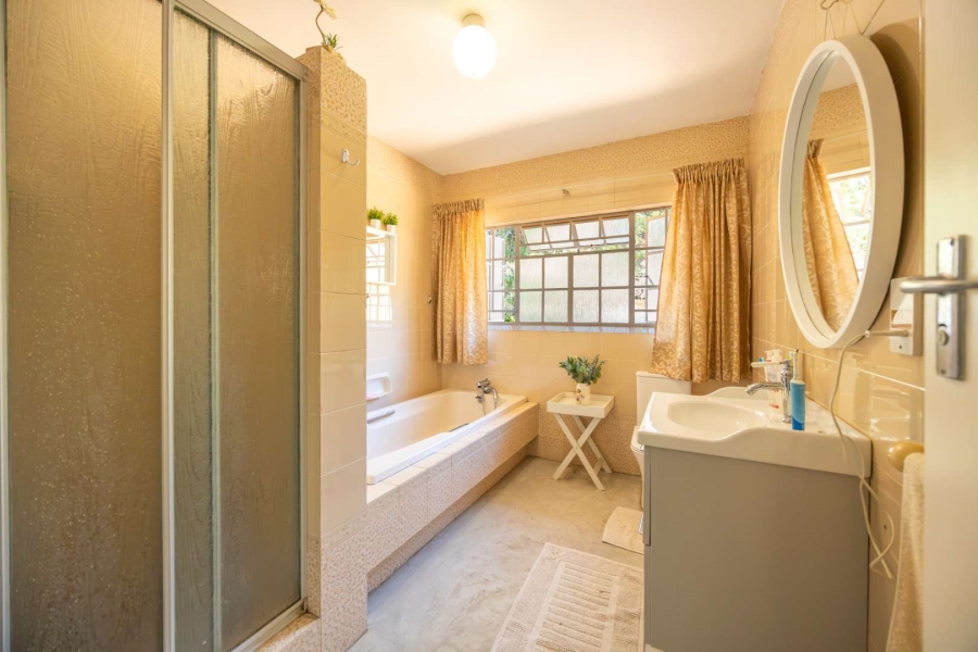 5 Bedroom Property for Sale in Moreleta Park Gauteng