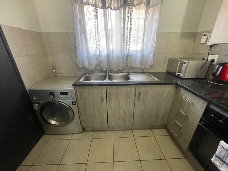 2 Bedroom Property for Sale in La Montagne Gauteng