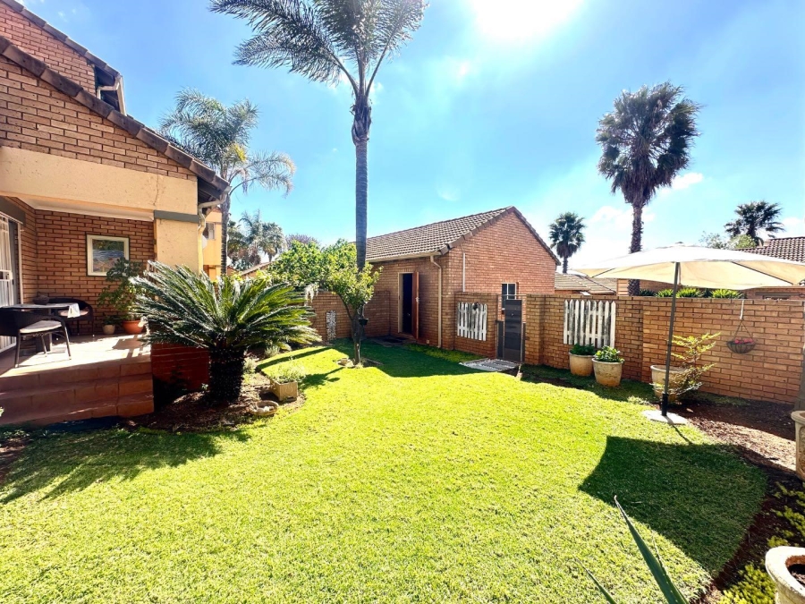 2 Bedroom Property for Sale in Mooikloof Ridge Gauteng