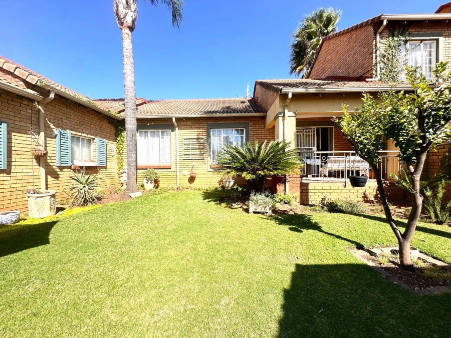 2 Bedroom Property for Sale in Mooikloof Ridge Gauteng