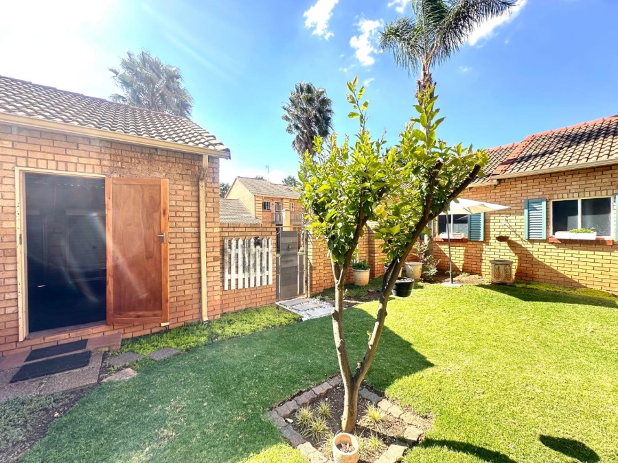 2 Bedroom Property for Sale in Mooikloof Ridge Gauteng