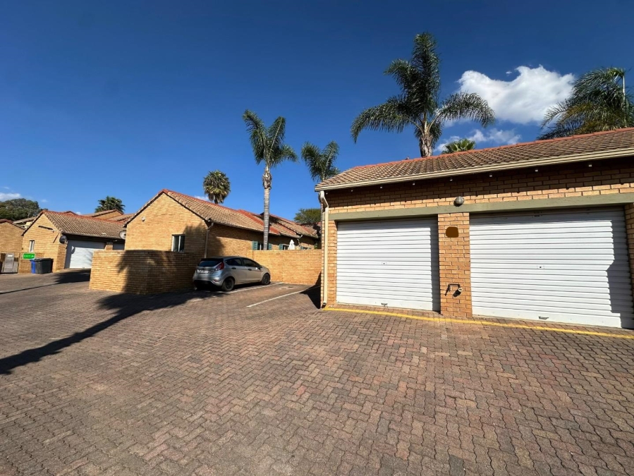 2 Bedroom Property for Sale in Mooikloof Ridge Gauteng