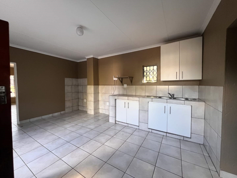 4 Bedroom Property for Sale in Discovery Gauteng