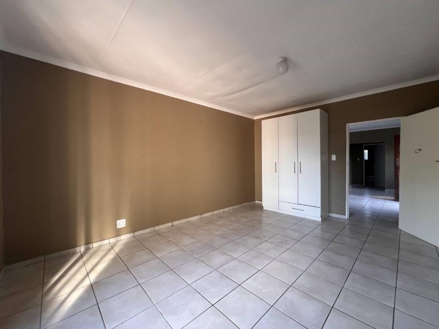 4 Bedroom Property for Sale in Discovery Gauteng