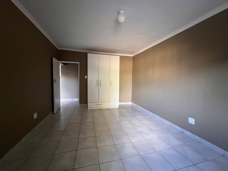 4 Bedroom Property for Sale in Discovery Gauteng