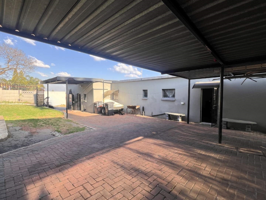4 Bedroom Property for Sale in Discovery Gauteng
