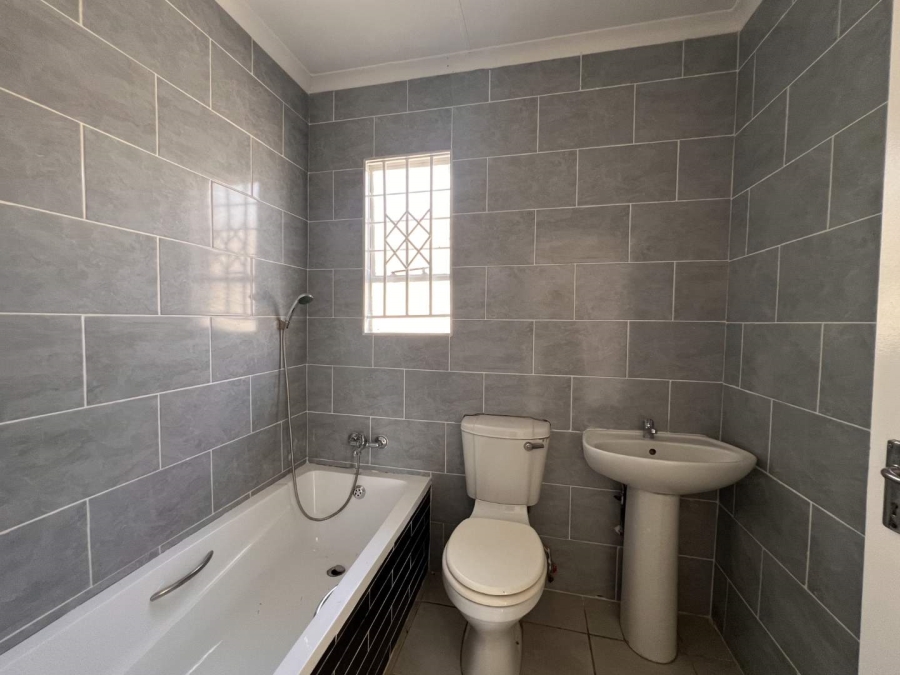 3 Bedroom Property for Sale in Bloubosrand Gauteng