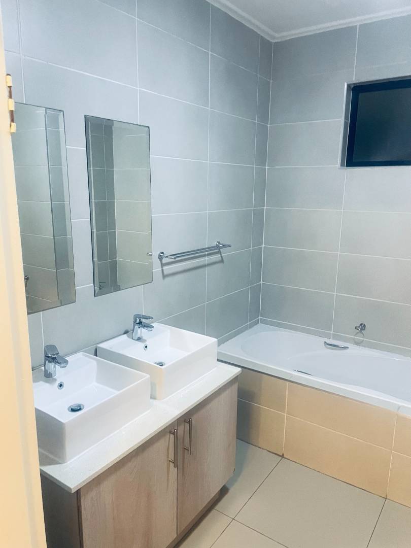 To Let 2 Bedroom Property for Rent in Bryanston Gauteng
