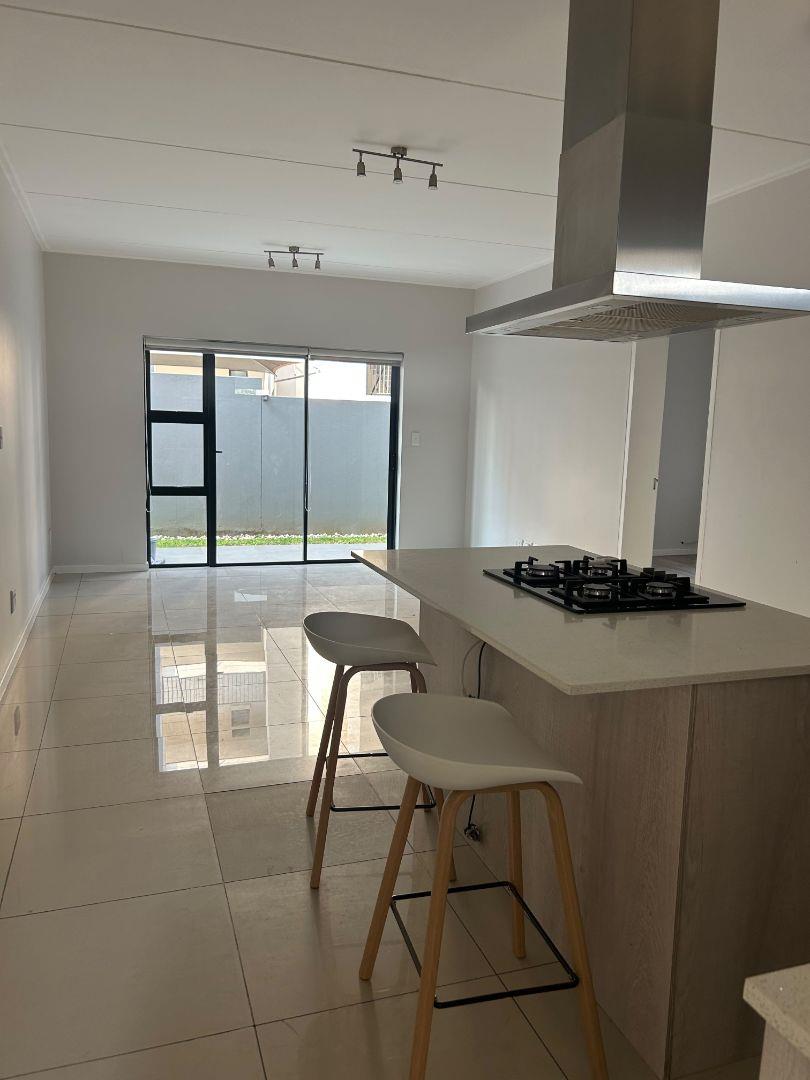 To Let 2 Bedroom Property for Rent in Bryanston Gauteng