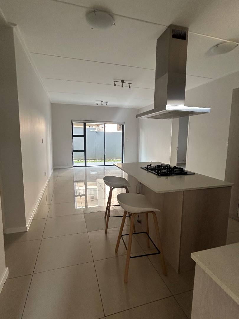 To Let 2 Bedroom Property for Rent in Bryanston Gauteng