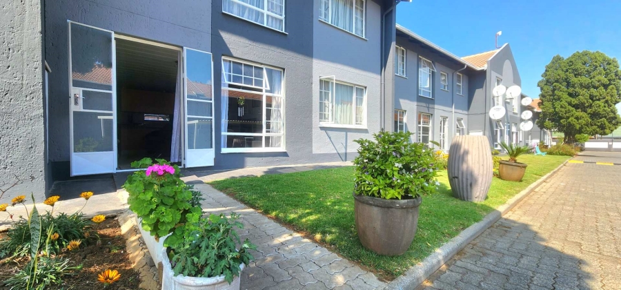 2 Bedroom Property for Sale in Verwoerdpark Gauteng