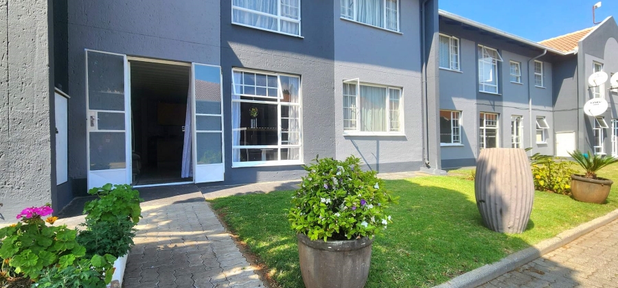 2 Bedroom Property for Sale in Verwoerdpark Gauteng