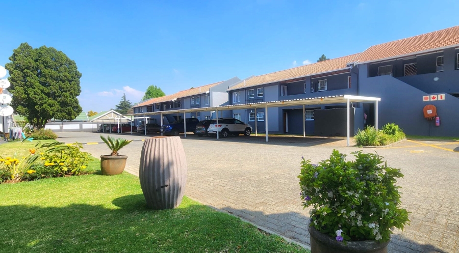 2 Bedroom Property for Sale in Verwoerdpark Gauteng