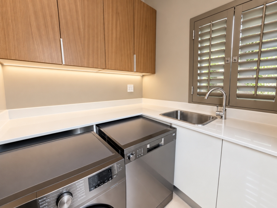 5 Bedroom Property for Sale in Helderfontein Estate Gauteng