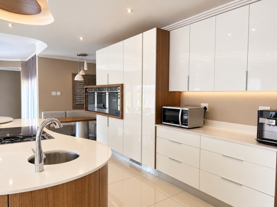 5 Bedroom Property for Sale in Helderfontein Estate Gauteng