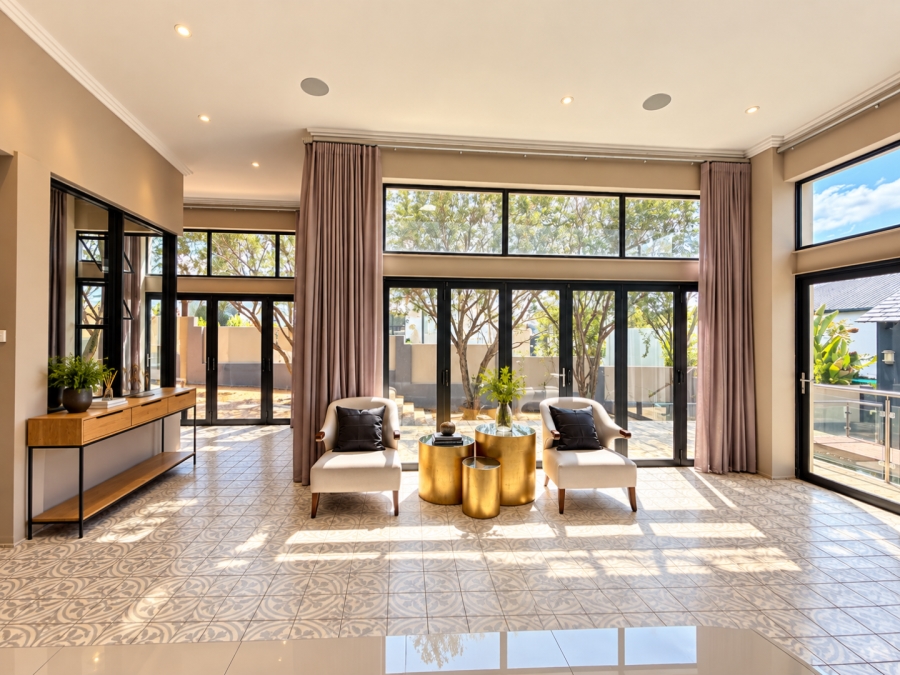5 Bedroom Property for Sale in Helderfontein Estate Gauteng