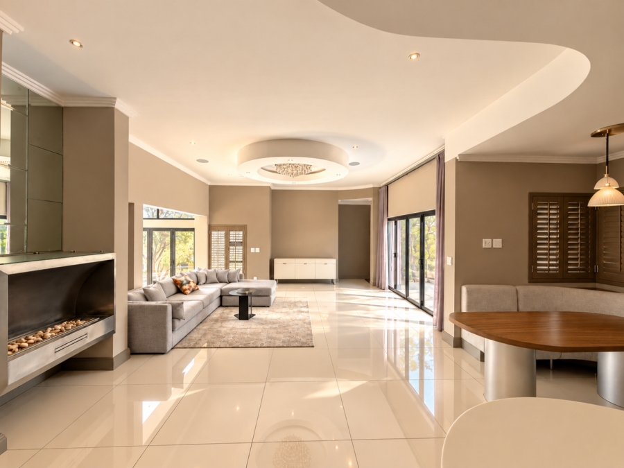 5 Bedroom Property for Sale in Helderfontein Estate Gauteng