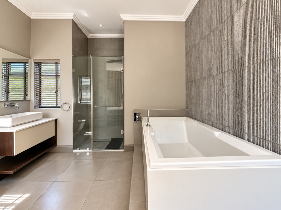 5 Bedroom Property for Sale in Helderfontein Estate Gauteng