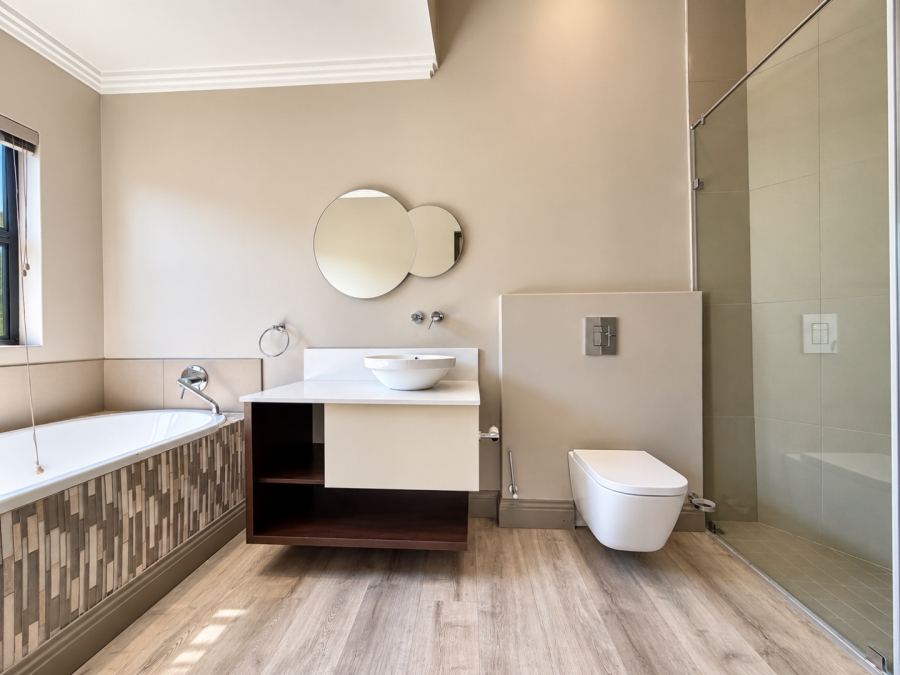 5 Bedroom Property for Sale in Helderfontein Estate Gauteng
