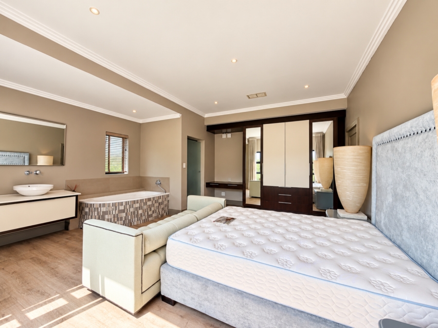 5 Bedroom Property for Sale in Helderfontein Estate Gauteng