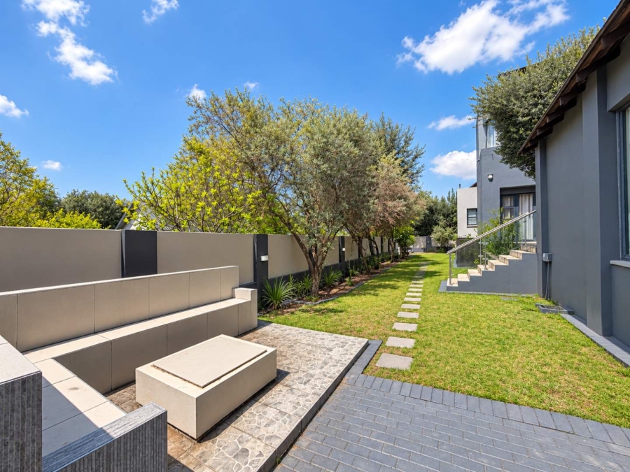5 Bedroom Property for Sale in Helderfontein Estate Gauteng