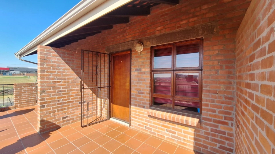 To Let 0 Bedroom Property for Rent in Willowbrook Gauteng