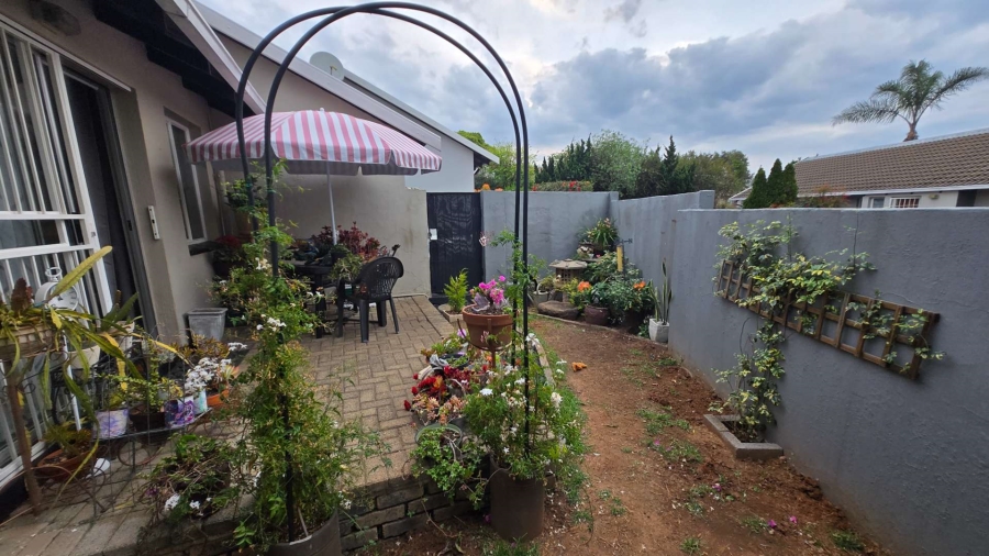 To Let 2 Bedroom Property for Rent in Northwold Gauteng