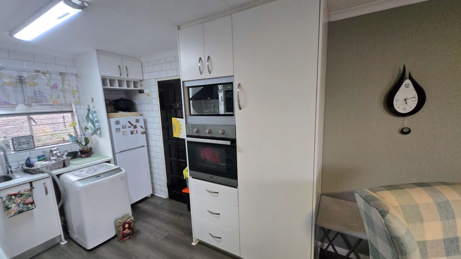 To Let 2 Bedroom Property for Rent in Northwold Gauteng