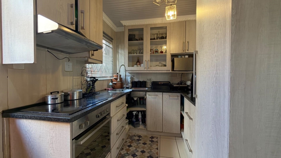 3 Bedroom Property for Sale in Windmill Park Gauteng