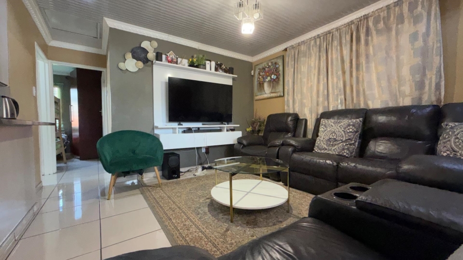 3 Bedroom Property for Sale in Windmill Park Gauteng