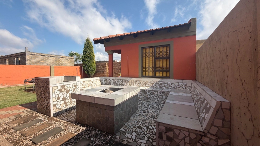 3 Bedroom Property for Sale in Windmill Park Gauteng