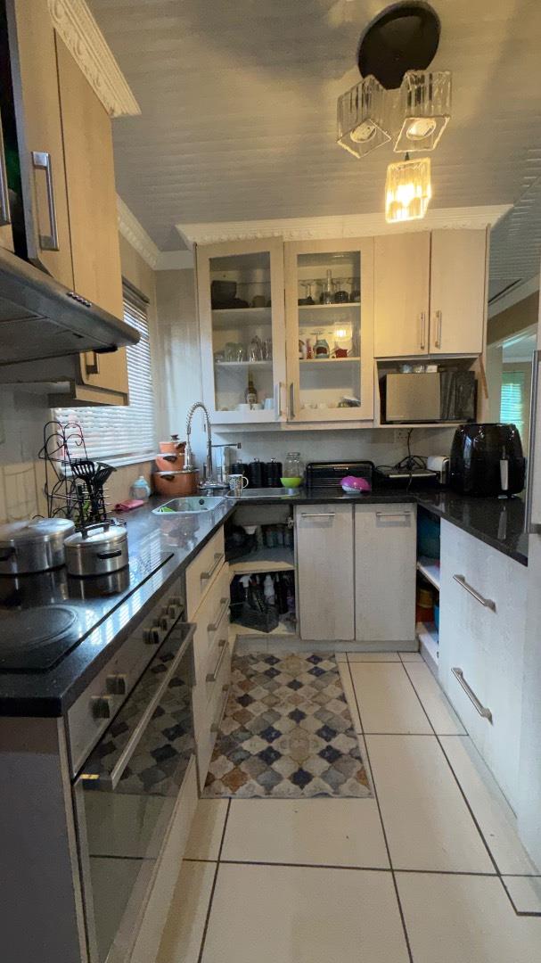 3 Bedroom Property for Sale in Windmill Park Gauteng