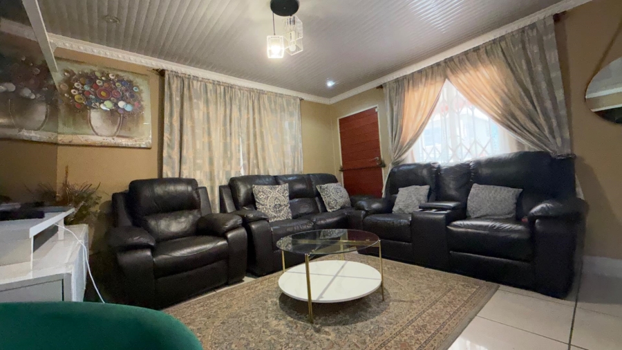 3 Bedroom Property for Sale in Windmill Park Gauteng