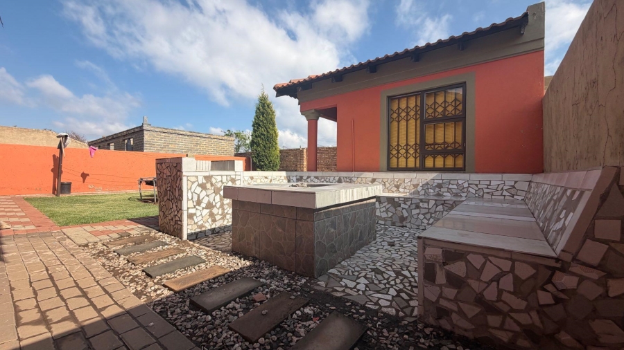 3 Bedroom Property for Sale in Windmill Park Gauteng