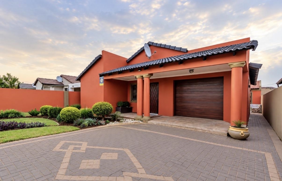 3 Bedroom Property for Sale in Windmill Park Gauteng