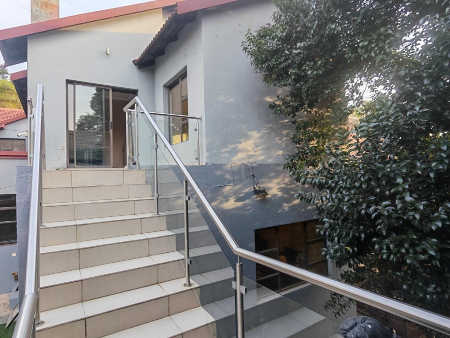 6 Bedroom Property for Sale in Glenvista Gauteng