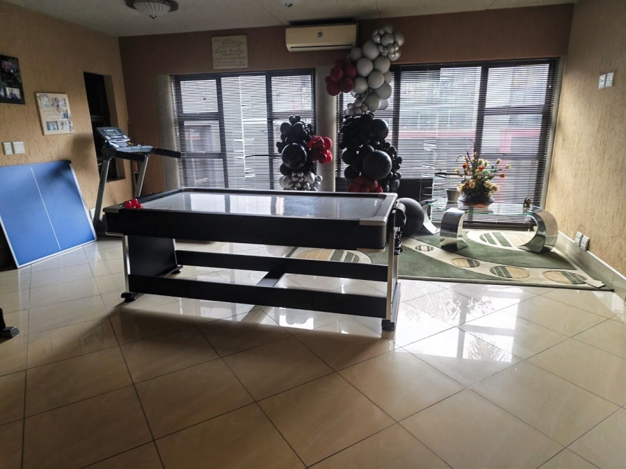 6 Bedroom Property for Sale in Glenvista Gauteng