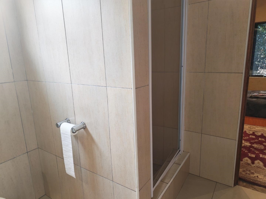 6 Bedroom Property for Sale in Glenvista Gauteng