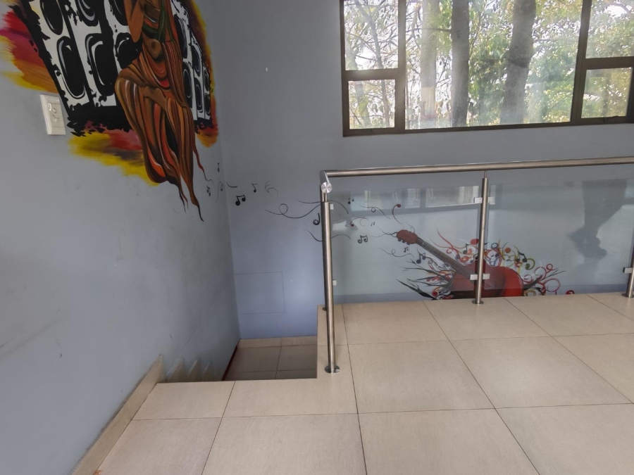 6 Bedroom Property for Sale in Glenvista Gauteng