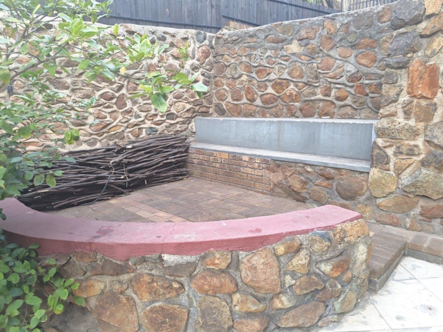 6 Bedroom Property for Sale in Glenvista Gauteng