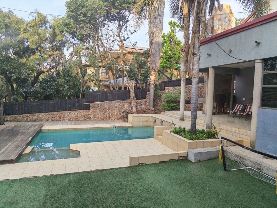 6 Bedroom Property for Sale in Glenvista Gauteng