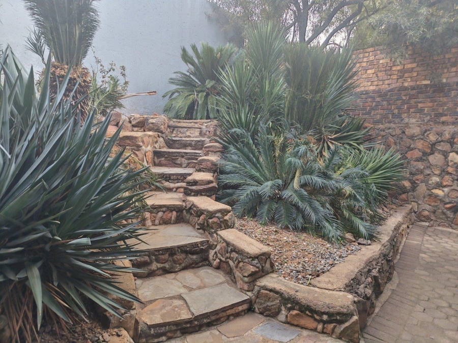 6 Bedroom Property for Sale in Glenvista Gauteng