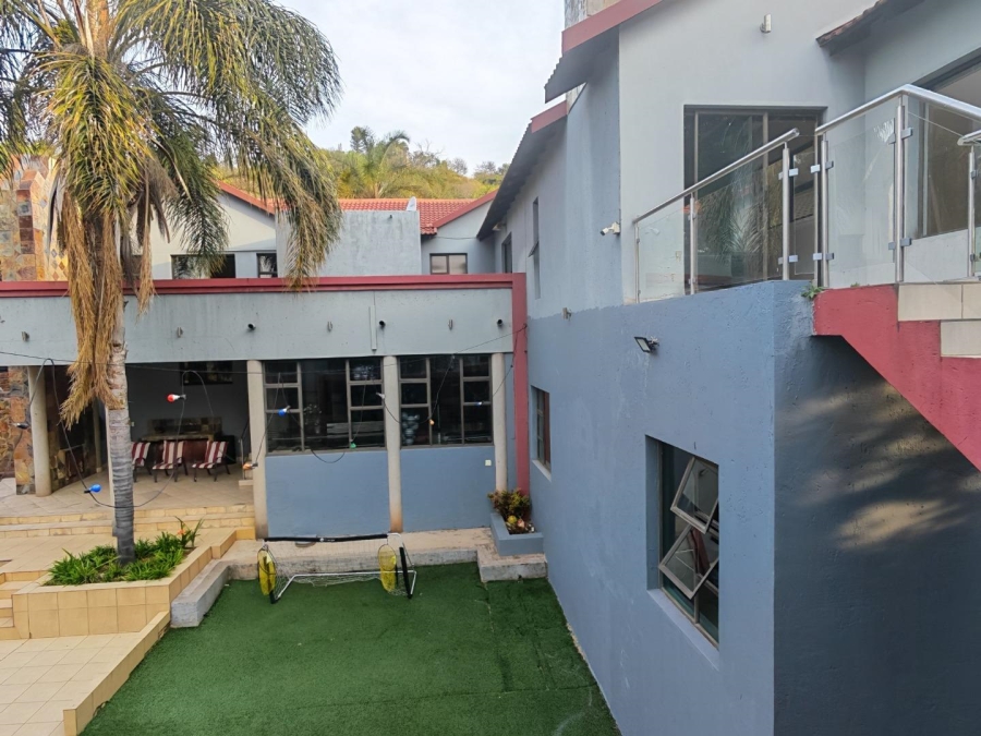 6 Bedroom Property for Sale in Glenvista Gauteng