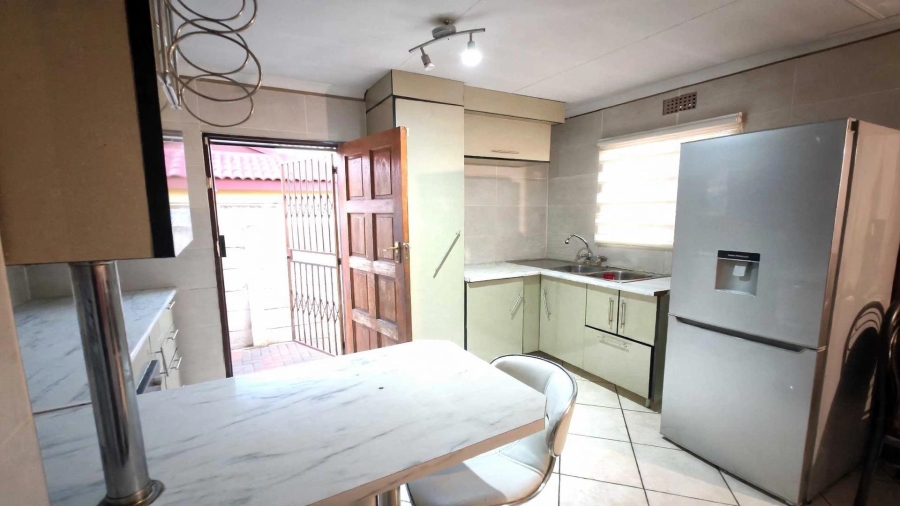 3 Bedroom Property for Sale in Alveda Park Gauteng