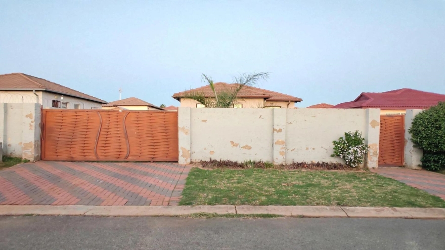 3 Bedroom Property for Sale in Alveda Park Gauteng