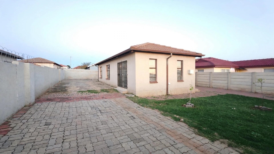 3 Bedroom Property for Sale in Alveda Park Gauteng